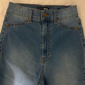 New, never wore size 5 Fashion Nova